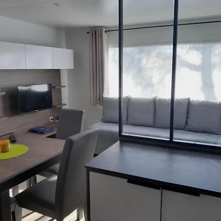 캠프장 Mobil-home Oliviers 1